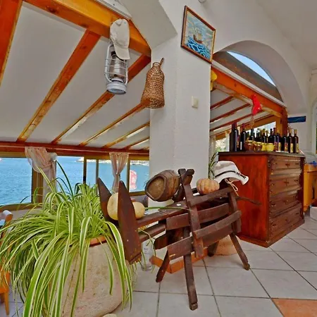 And Barbara Apartment Lastovo