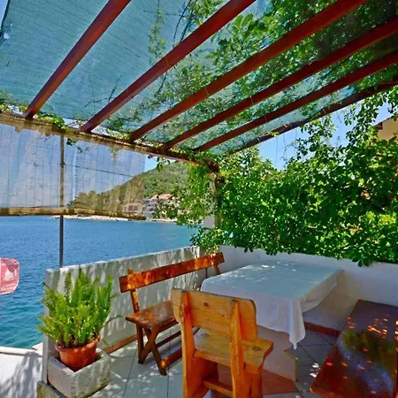 And Barbara Apartment *