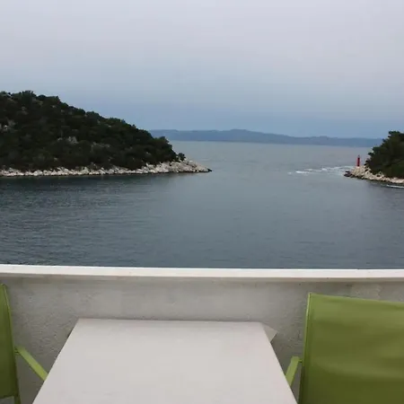 Apartment And Barbara