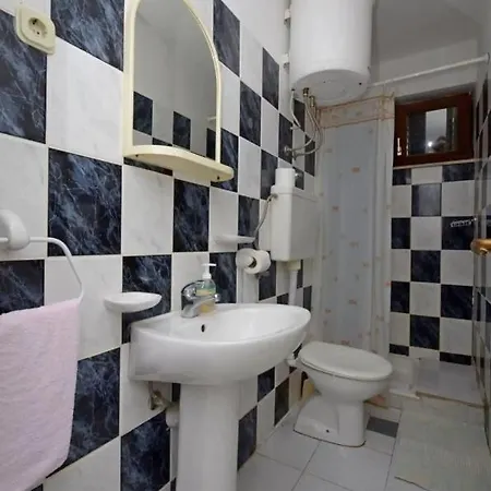 Apartment And Barbara