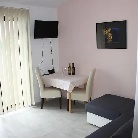 And Barbara Apartment