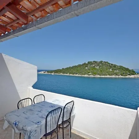 And Barbara شقة Lastovo
