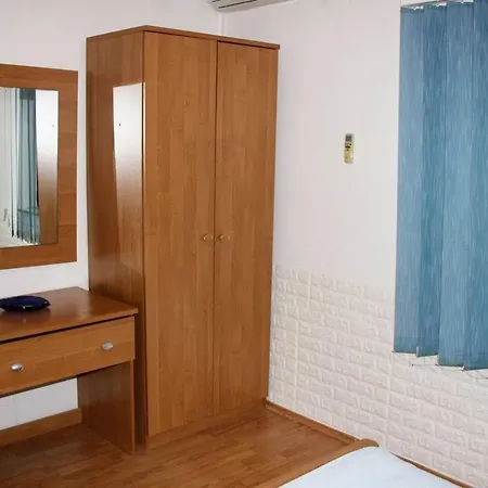 And Barbara Apartment *