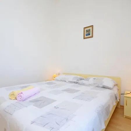 Apartment And Barbara