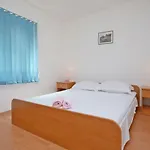 Apartman And Barbara